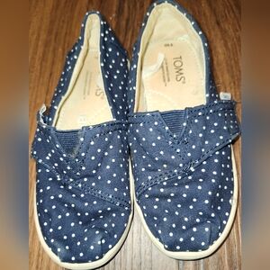 EUC Little Girls Sz 10 Navy Blue w White Polka Dot Toms w Velcro Closure
